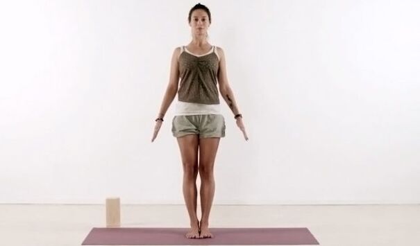 posa yoga tadasana per la perdita di peso