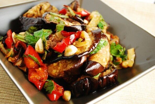 L'insalata vitaminica Monomakh è adatta come contorno per piatti di carne nella dieta Dukan