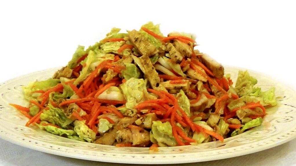 Nell'ultima fase di stabilizzazione della dieta Dukan, puoi concederti un'insalata di pollo